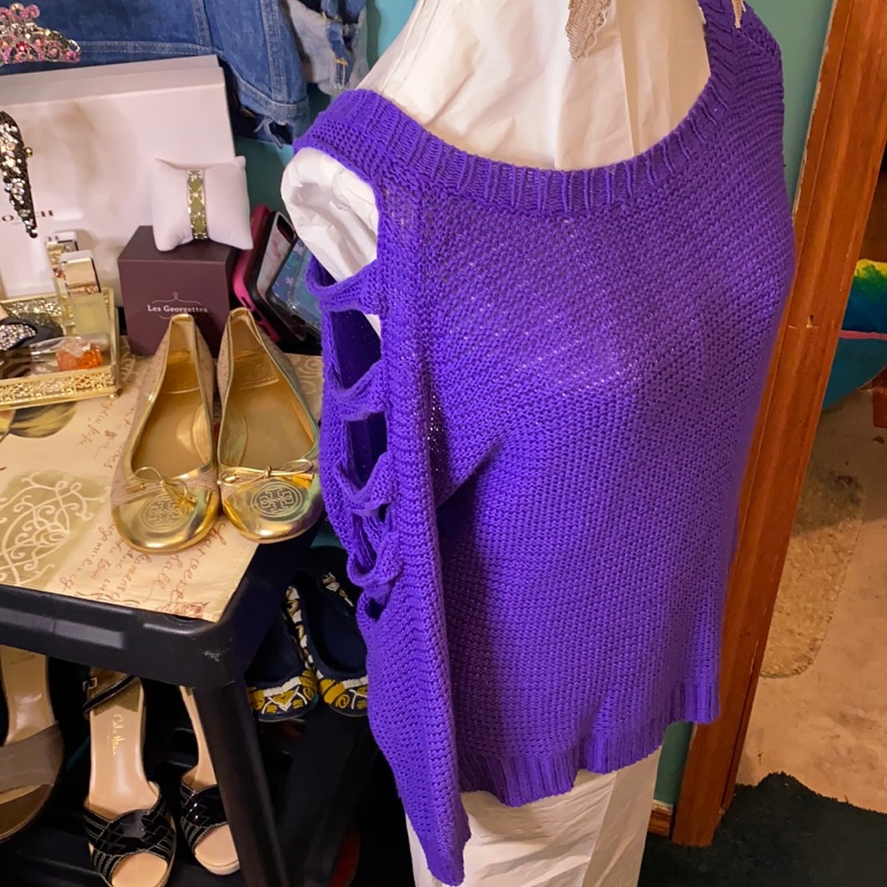 This is a like new PAPPA LYNN SWEATER, purple, S